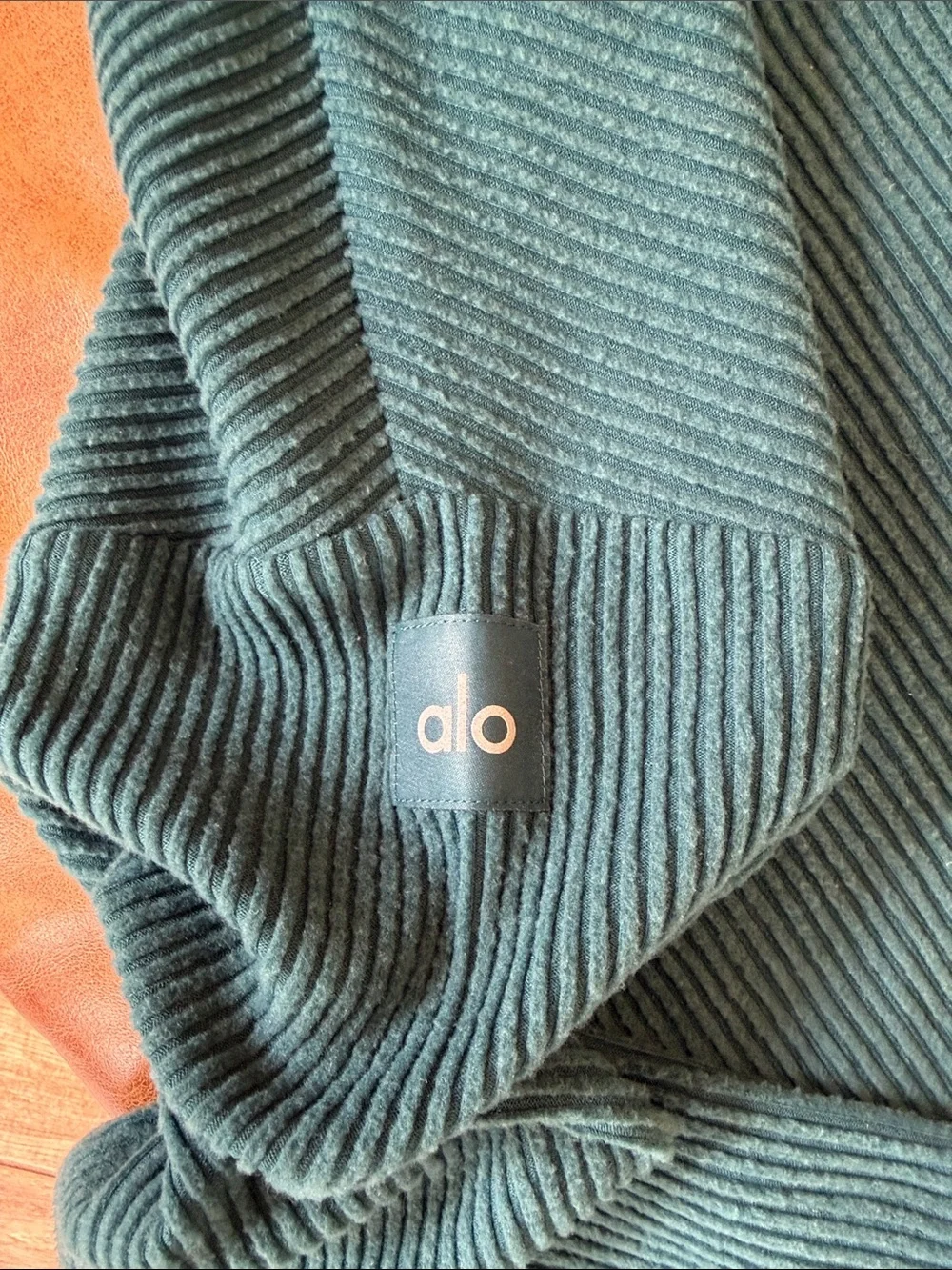 Alo Yoga Muse Ribbed Crop Pullover Sz Medium 8 10 Galactic Teal Green Oversized